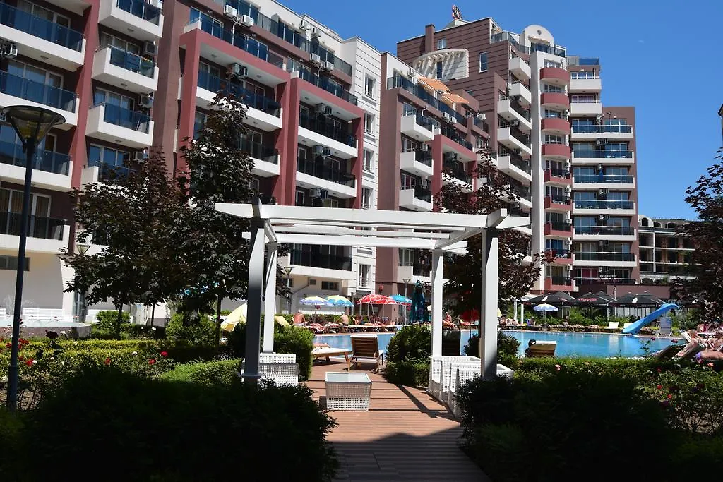 Admiral Plaza Apartments Солнечный берег