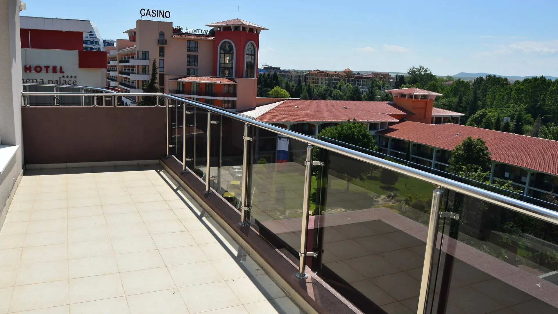 Admiral Plaza Apartments Солнечный берег